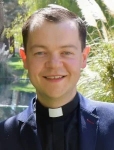 fr-adam-kotas-1-228x300